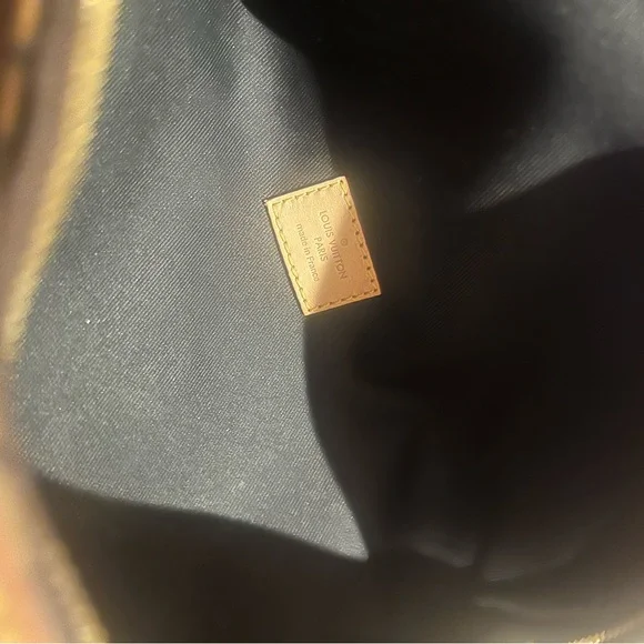 Louis Vuitton Bumbag authentic used great condition - Picture 12 of 16